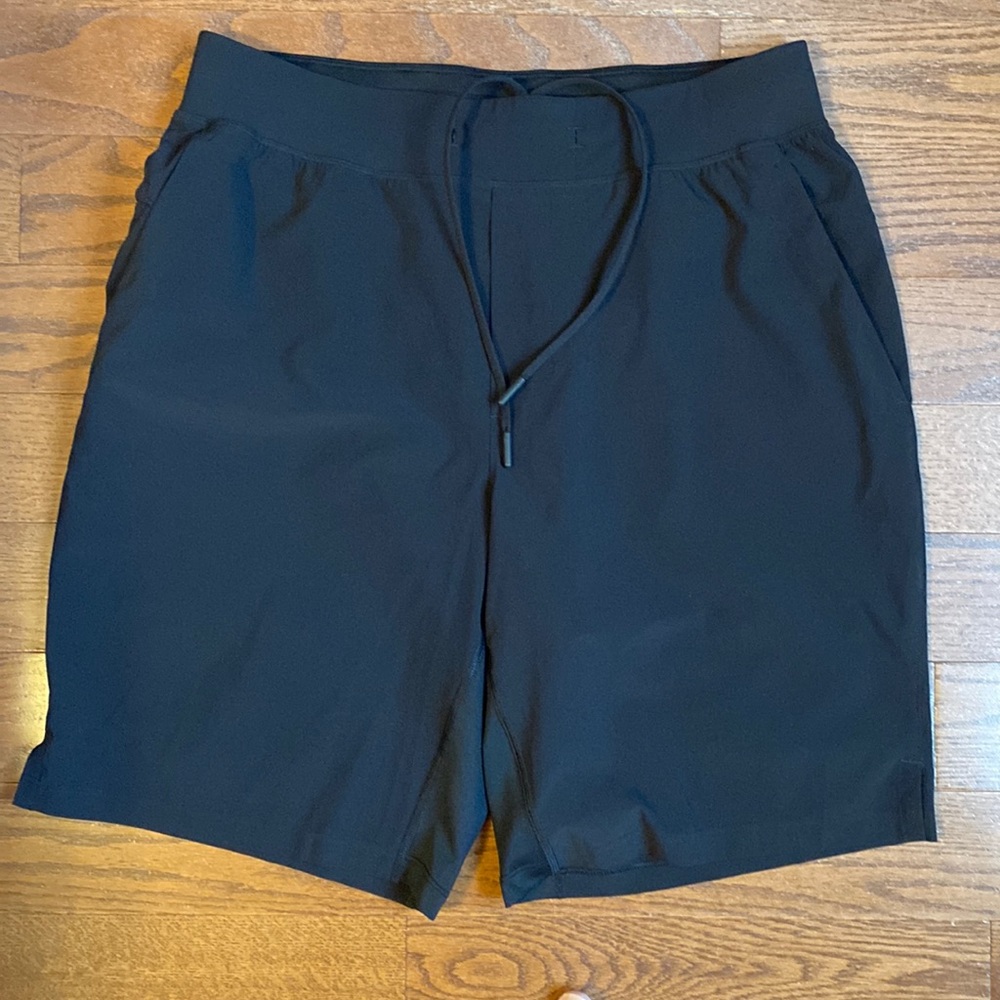 Lululemon mens active shorts